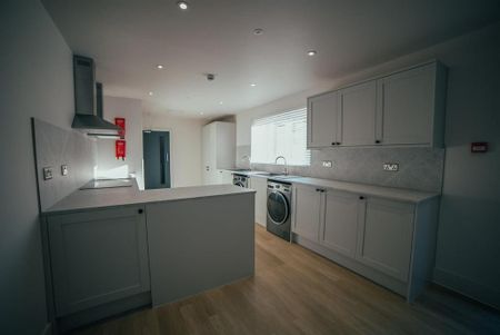 1 bedroom in a house share to rent - Photo 4
