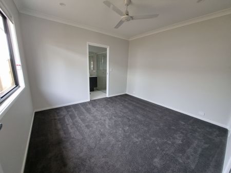 Near New One Bedroom Duplex - Photo 4