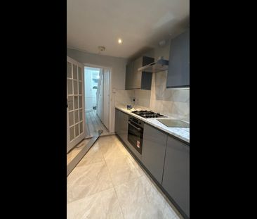 Room in a Shared House, Sherrard Road, E12 - Photo 6