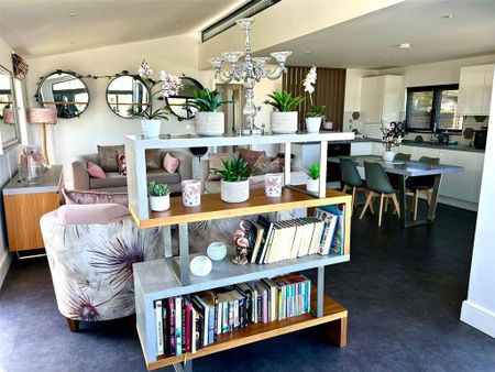 2 bedroom detached house to rent - Photo 3