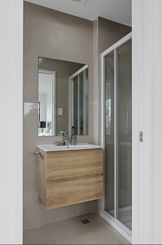 Modern 3BR Townhouse in Te Atatu South - Photo 3