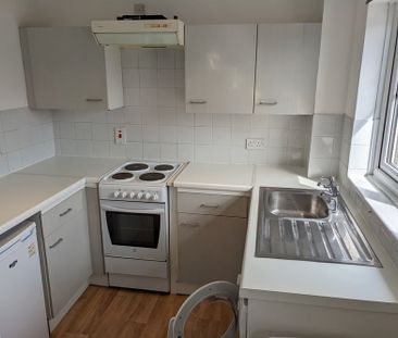 Studio Flat, Captains Place, SO14 - Photo 6