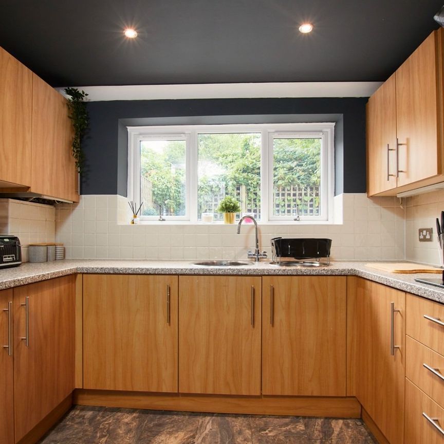 4 Bed Semi-Detached House, Wilfred Terrace, LS12 - Photo 1
