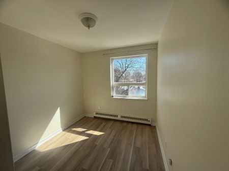 For Lease - 1852 Lakeshore Road Unit# 2, Mississauga, Ontario - Photo 2