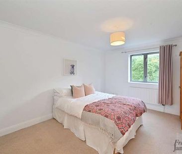 Compass Poiint, Grenade Street, London, E14 - Photo 5