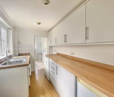 2 bedroom terraced to rent - Photo 4