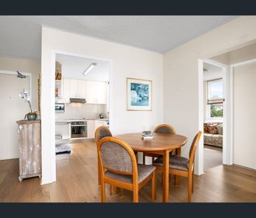 Harbour Views, Sunlit Interiors and Lock-Up Garage - Photo 2