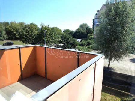 Pronájem bytu 2+kk/B, ul. Herlíkovická, Praha Kbely - Fotografie 4