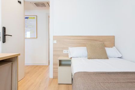 Carrer dels Sants Just i Pastor, Valencia, Valencian Community 46021 - Photo 3