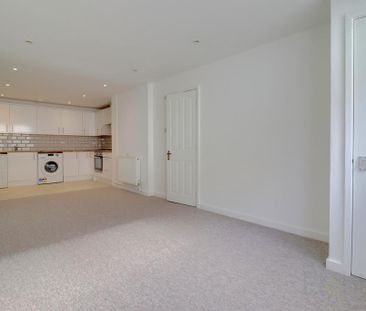2 bedroom maisonette to rent - Photo 5