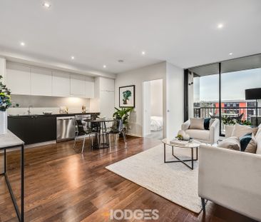 Top Floor North Facing Beauty By The River - Photo 2