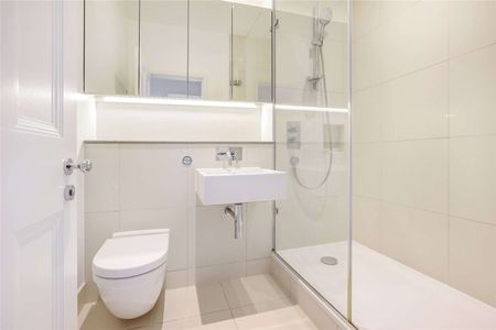 A beautifully refurbished four bedroom maisonette in Knightsbridge, offering elegant living spaces, modern finishes, and stunning views of the Brompton Oratory. - Photo 5