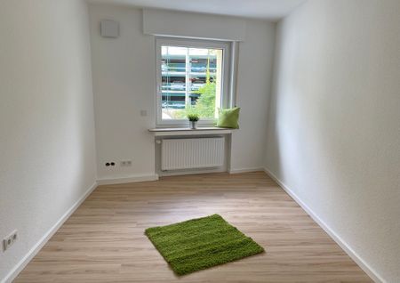 Renovierte 4-Zimmer-Wohnung im Herzen von Bergisch Gladbach - Foto 2