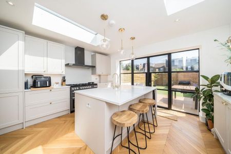 3 bedroom terraced house to rent - Photo 4