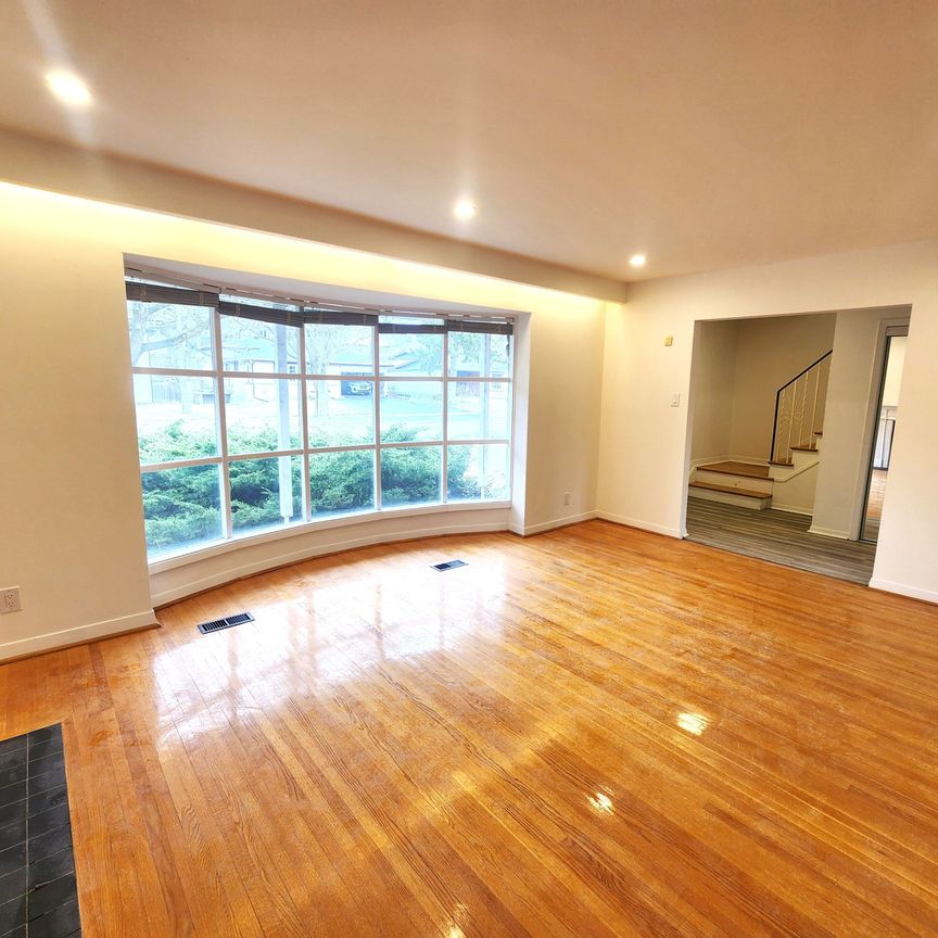 For Lease - 35 Shippigan Crescent, Toronto, Ontario - Photo 1