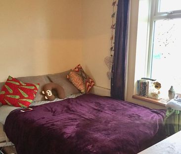 4 Bed Maisonette, Stroud Crescent, SW15 - Photo 5