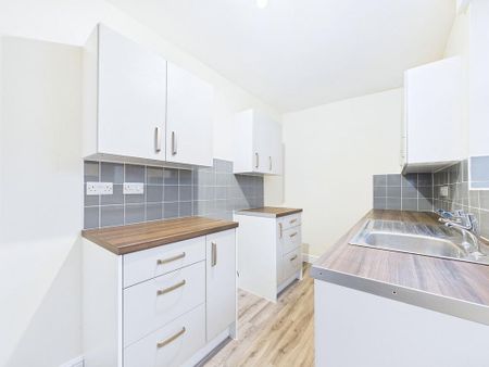 2 bedroom terraced house to rent - Photo 4