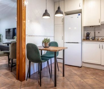 3-bedroom apartment for rent in Torrefiel - Photo 2