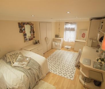 6 bedroom terraced house to rent - Photo 3