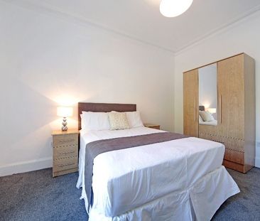 3 bedroom apartment to rent - Photo 3