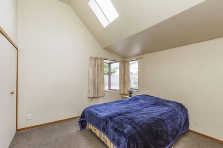 City Centre - 3 Bedrooms - Photo 3