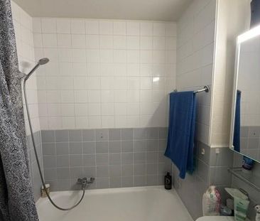 Logement de 3 pièces offrant confort et praticité au quotidien. - Photo 6