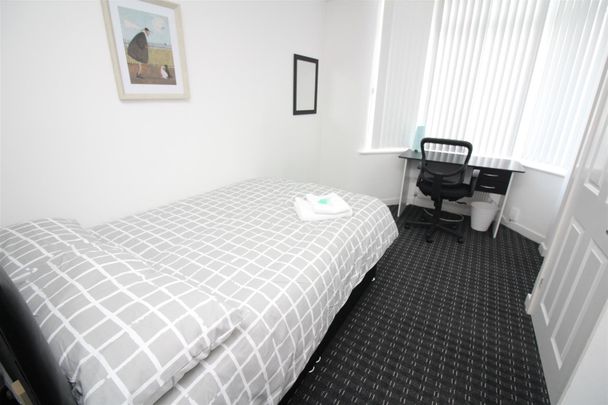 Crescent Road, United Kingdom, TS1 4QP, Middlesbrough - Photo 1