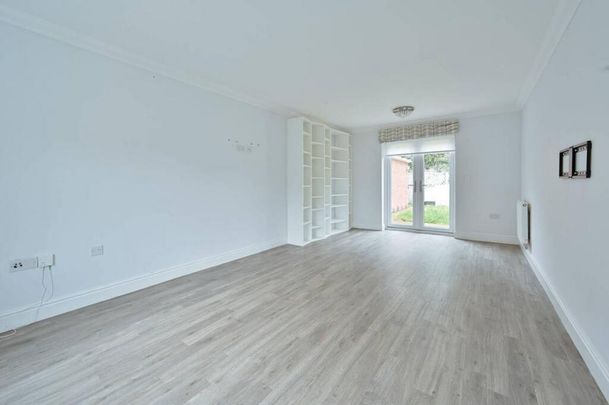 4 bedroom detached house to rent - Photo 1