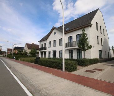 Lichtrijk, ruim, 2 slaapkamer nieuwbouwappartement te Hansbeke - Photo 3