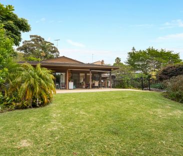 Spacious Family Oasis with Pool � Moments to Mona Vale Village - 6 ... - Photo 5