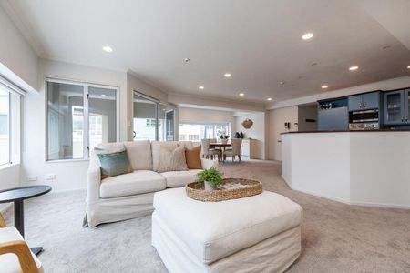 Central New Plymouth Apartment - Photo 5