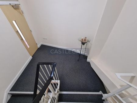 1 bedroom triplex to rent - Photo 5