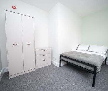 Student Apartment 3 bedroom, Broomhall, Sheffield - Photo 2