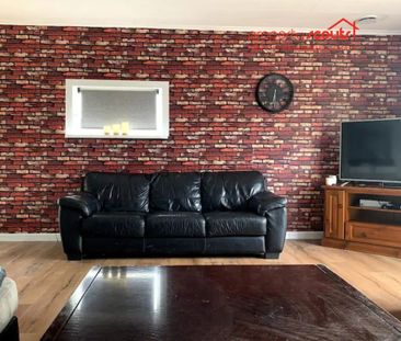 3 Bedroom Waikanae home- great location, spa, pets! - Photo 2