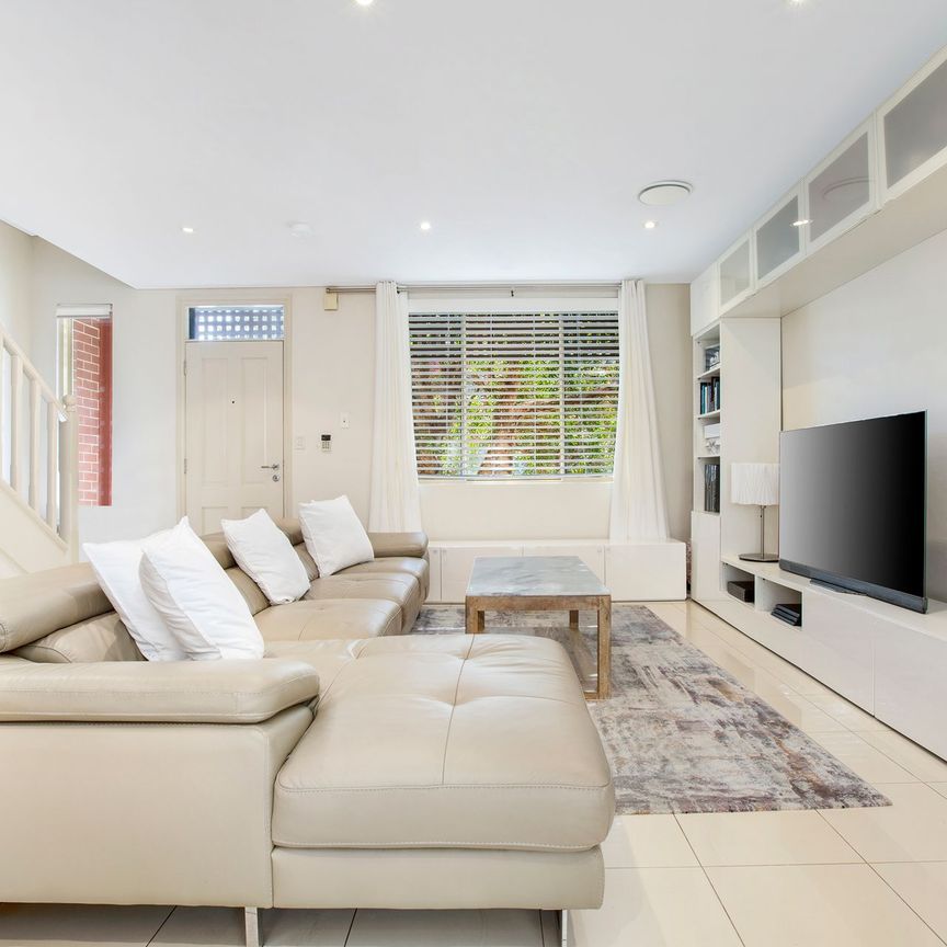 Three Bedroom Bondi Townhouse - Photo 1