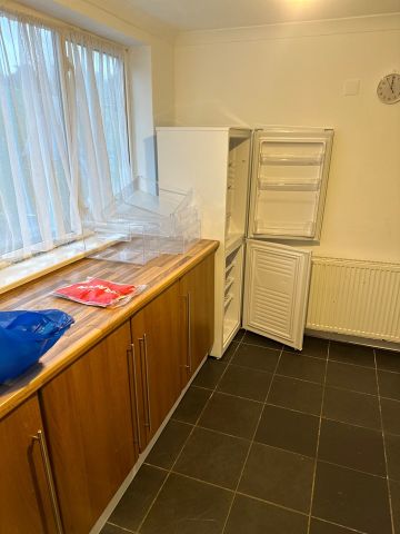 2 Bed Flat, Brendon Avenue, LU2 - Photo 2