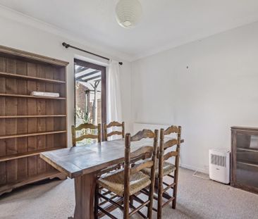 3 bedroom semi-detached house to rent - Photo 3