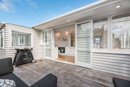 Fabulous Family Home in Good Location - Photo 2