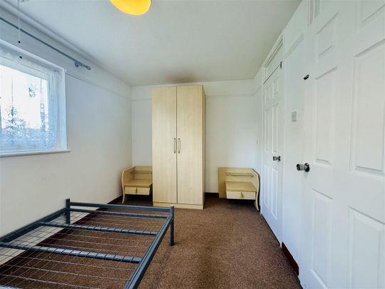 Lapponum Walk, Hayes - Photo 1