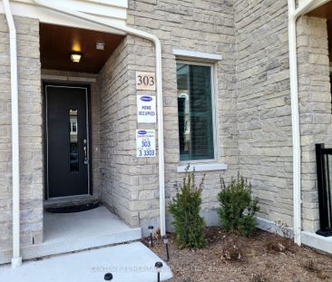 Condo Townhouse For Lease | E8134900 - Photo 3