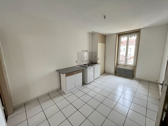 T1 - 3eme étage - Photo 1