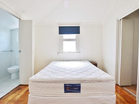 Furnished three bedroom home in The Range! - Photo 3