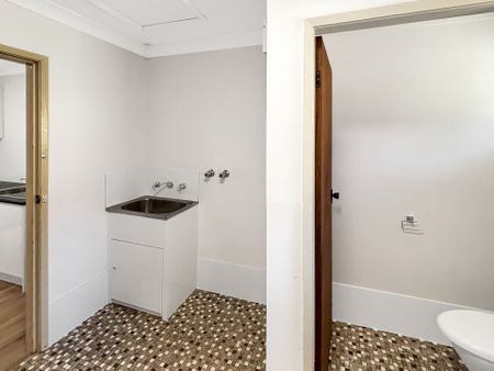2 bedroom renovated unit in West Dubbo - Photo 4
