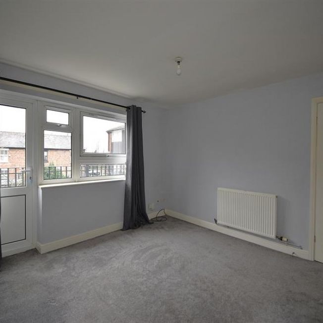 2 Bedroom Apartment To Let - Photo 1