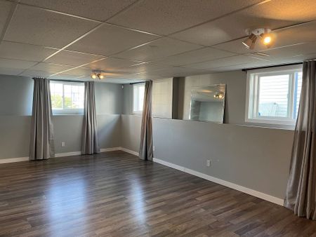 125 Sunridge Avenue - Photo 4