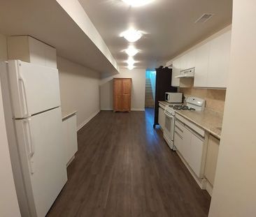 For Lease - 179 Coxwell Avenue Unit# 1, Toronto, Ontario - Photo 2