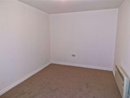 Glendale House, Washington, NE38 - Photo 2