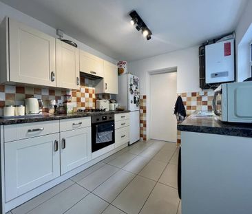 3 bedroom terraced house to rent - Photo 6