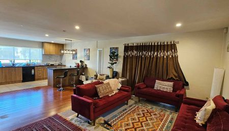 Fully furnished 2Bedroom, bills included - Photo 5