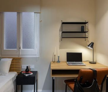 Carrer de Còrsega, Barcelona, Catalonia 08037 - Photo 2